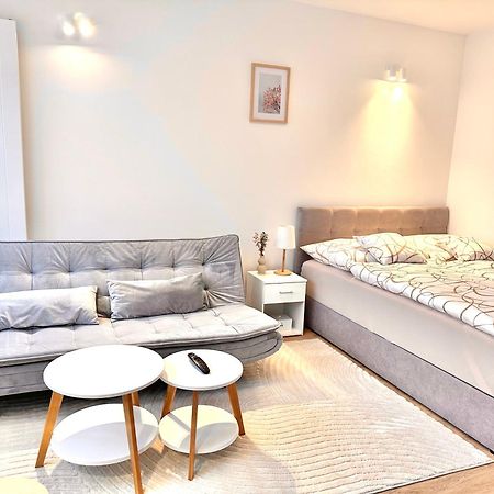 Ferienwohnung Rezidence Sadova Zlín Exterior foto