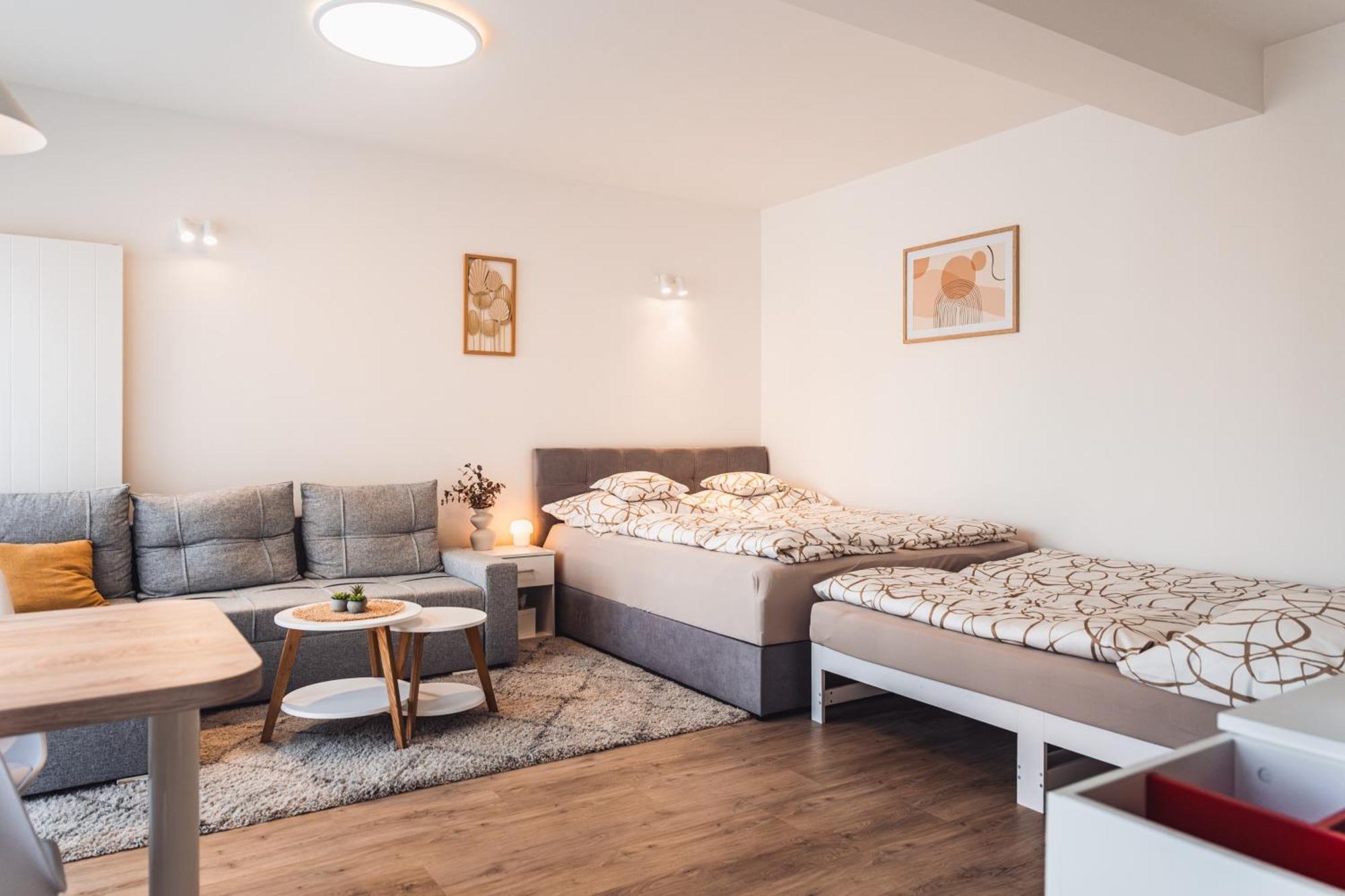 Ferienwohnung Rezidence Sadova Zlín Exterior foto