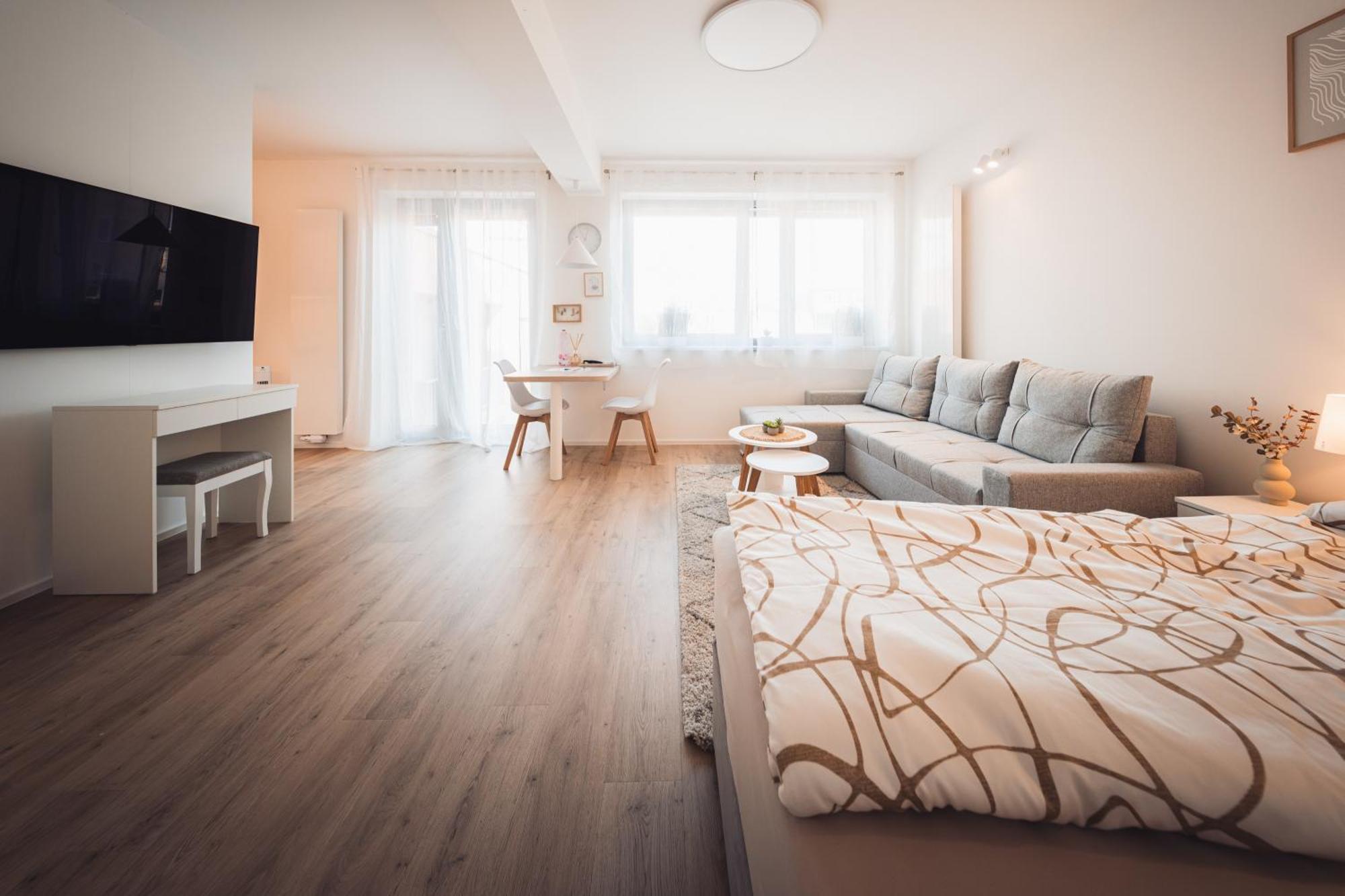 Ferienwohnung Rezidence Sadova Zlín Exterior foto