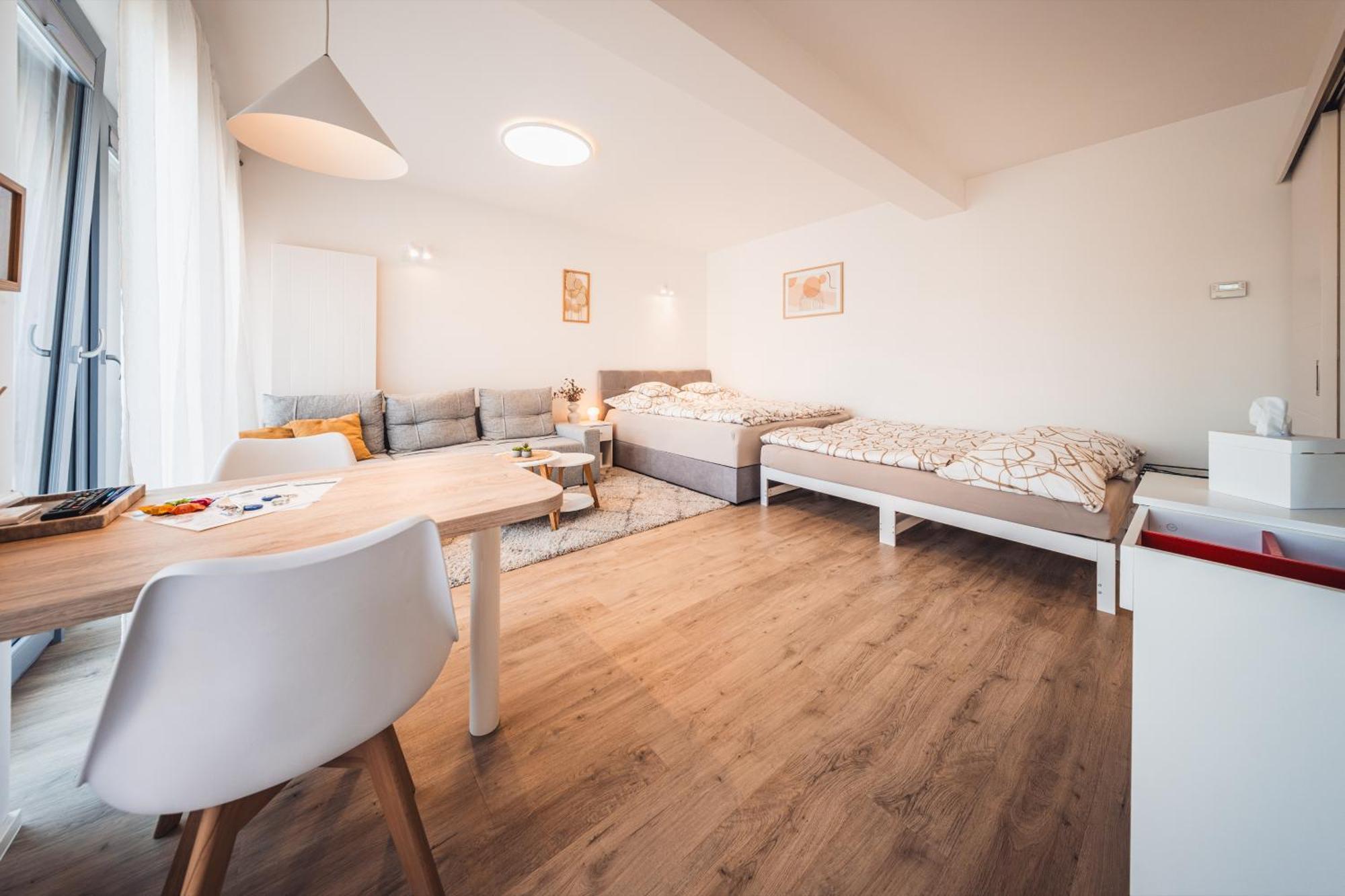 Ferienwohnung Rezidence Sadova Zlín Exterior foto